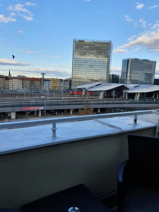Smarte Dachgeschosswohnung Mit 2 Terrassen Direkt Am Hauptbahnhof Vienna Apartment
