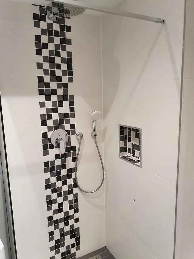 Smarte Dachgeschosswohnung Mit 2 Terrassen Direkt Am Hauptbahnhof Vienna